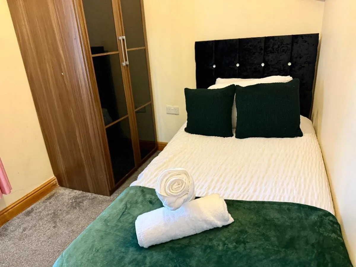 Specious 5Br Home - Near Wollaton Hall, Qmc, City Centre & Nottingham University - Sleeps 9 Reino Unido