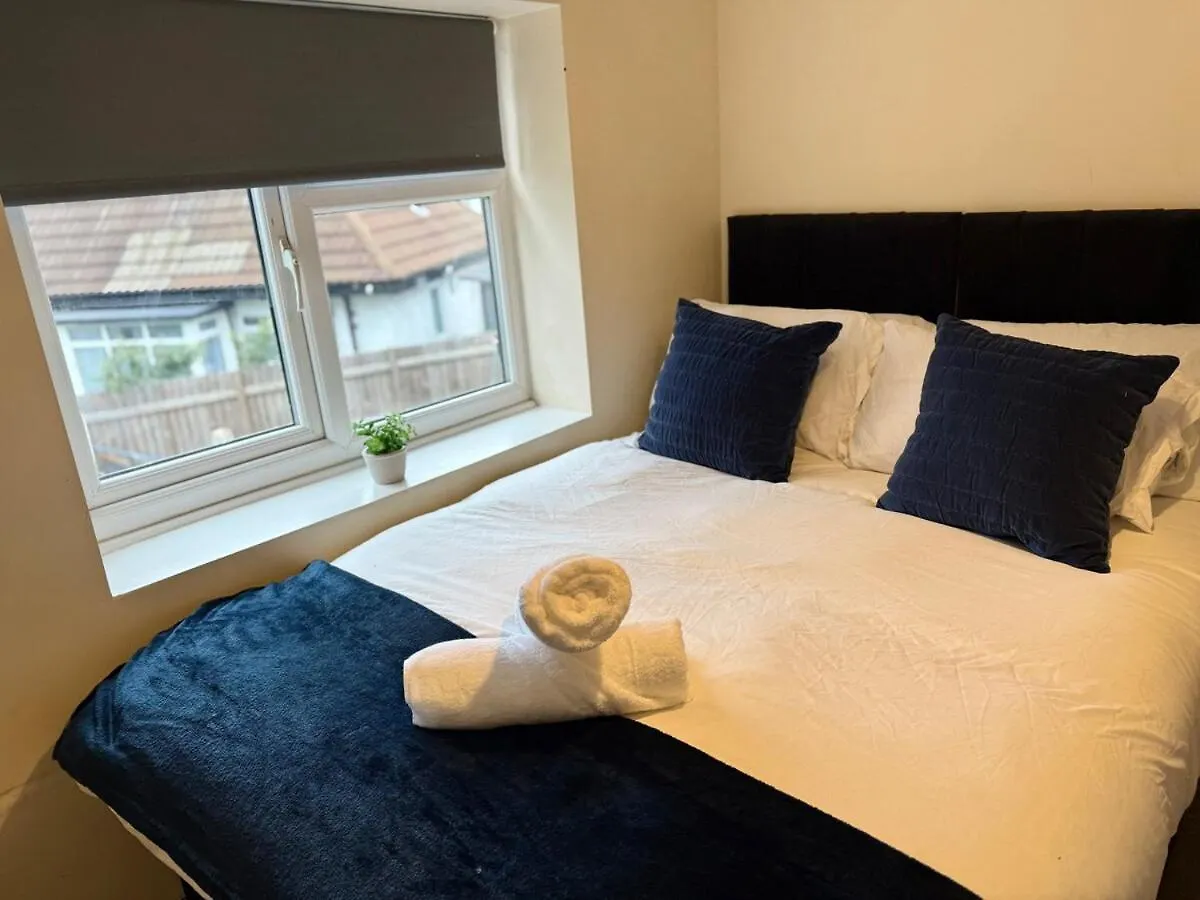 Specious 5Br Home - Near Wollaton Hall, Qmc, City Centre & Nottingham University - Sleeps 9 Apartamento